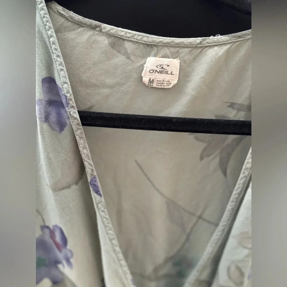 O’Neill | Dainty Green Ruffled Floral Wrap Romper - Size M - Picture 5 of 5